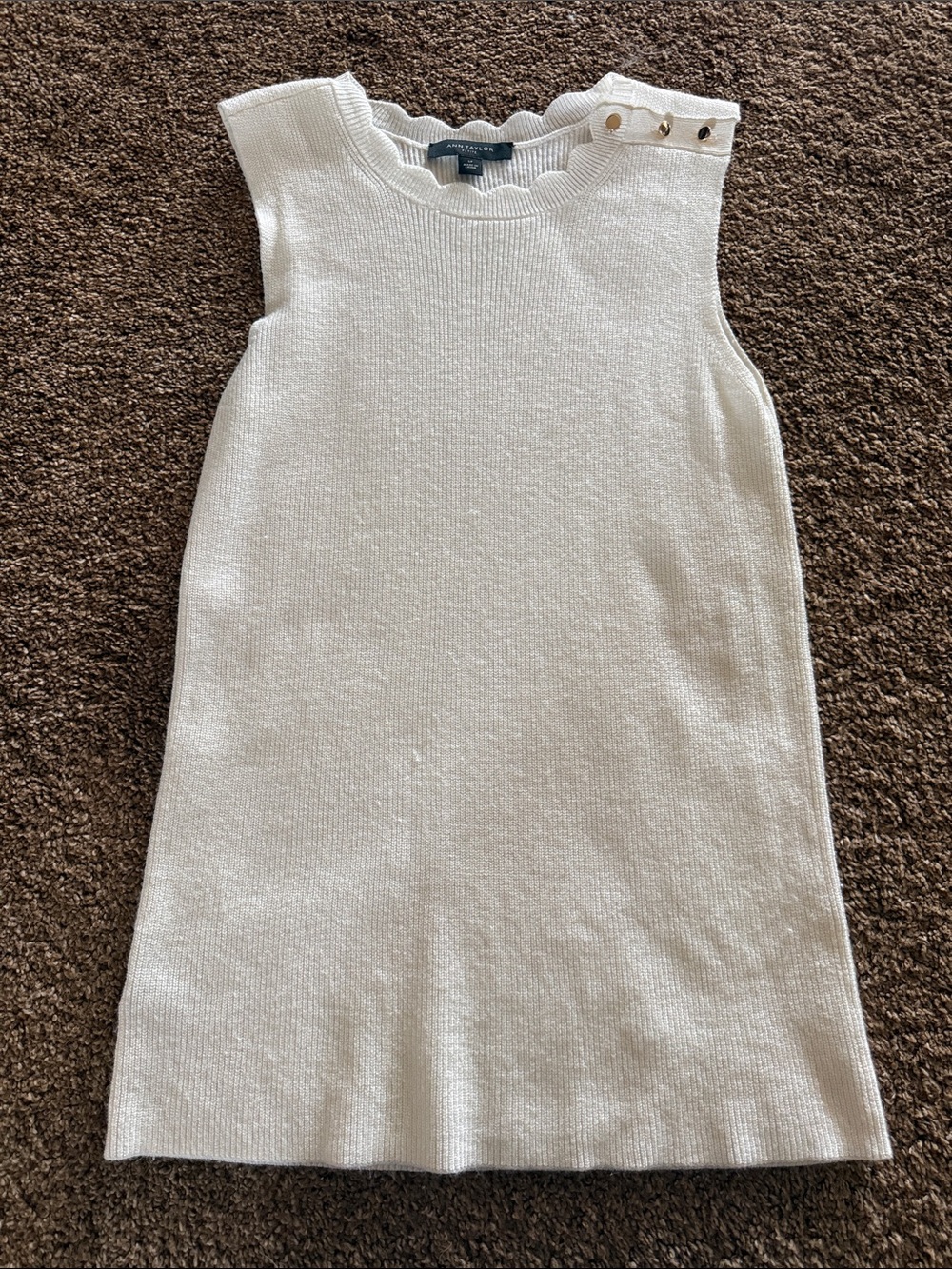 Women’s Ann Taylor cream sweater tank top gold buttons sz Small Petite SP